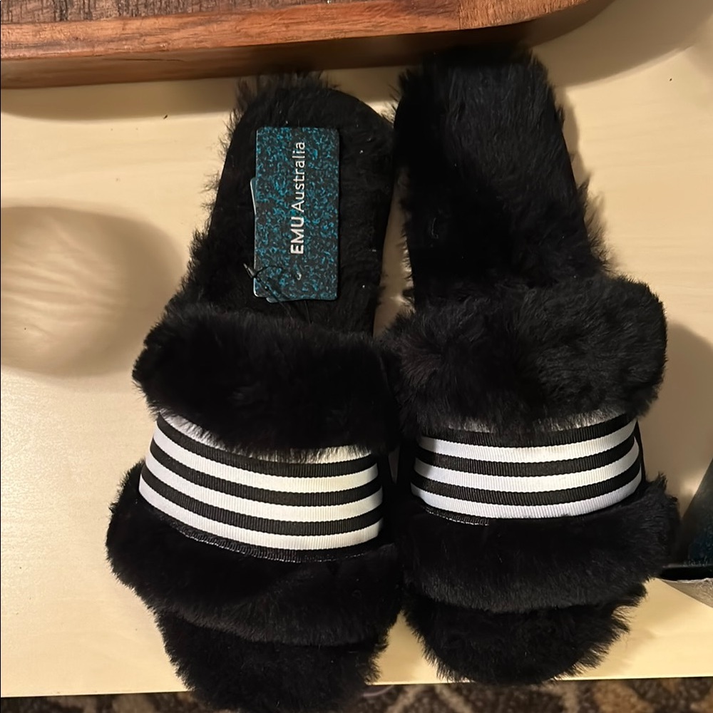 Mud Australia Black Furry Women's Slippers